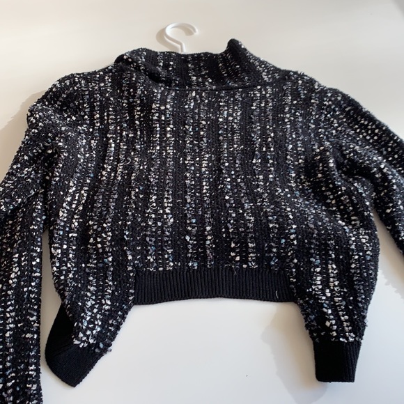 BCBG top - Picture 3 of 4